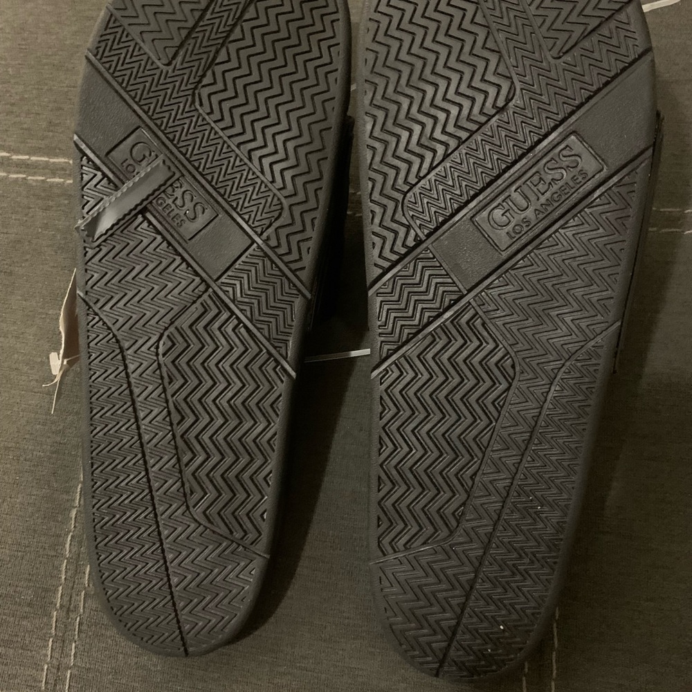 GUESS Slippers - Picture 3 of 3